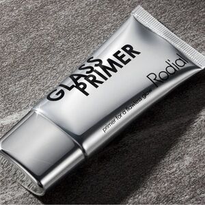 Rodial Glass Primer - Sleek Silver Finish